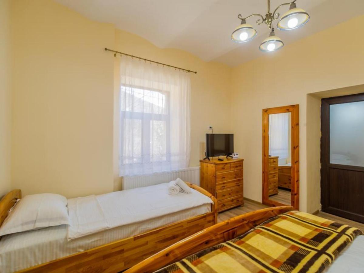 Apartment Carol Private Yard With Barbeque And Parking سِنايا المظهر الخارجي الصورة